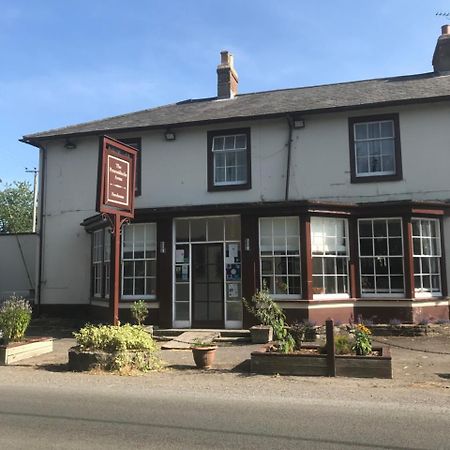 The Penruddocke Arms Bed and Breakfast Dinton  Buitenkant foto
