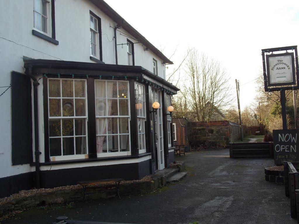The Penruddocke Arms Bed and Breakfast Dinton  Buitenkant foto