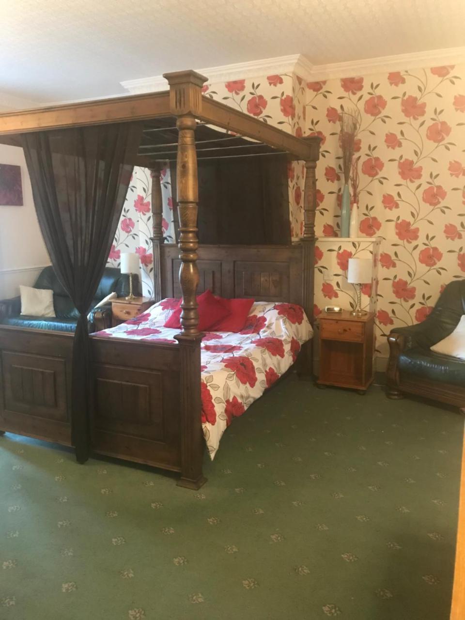 The Penruddocke Arms Bed and Breakfast Dinton  Buitenkant foto