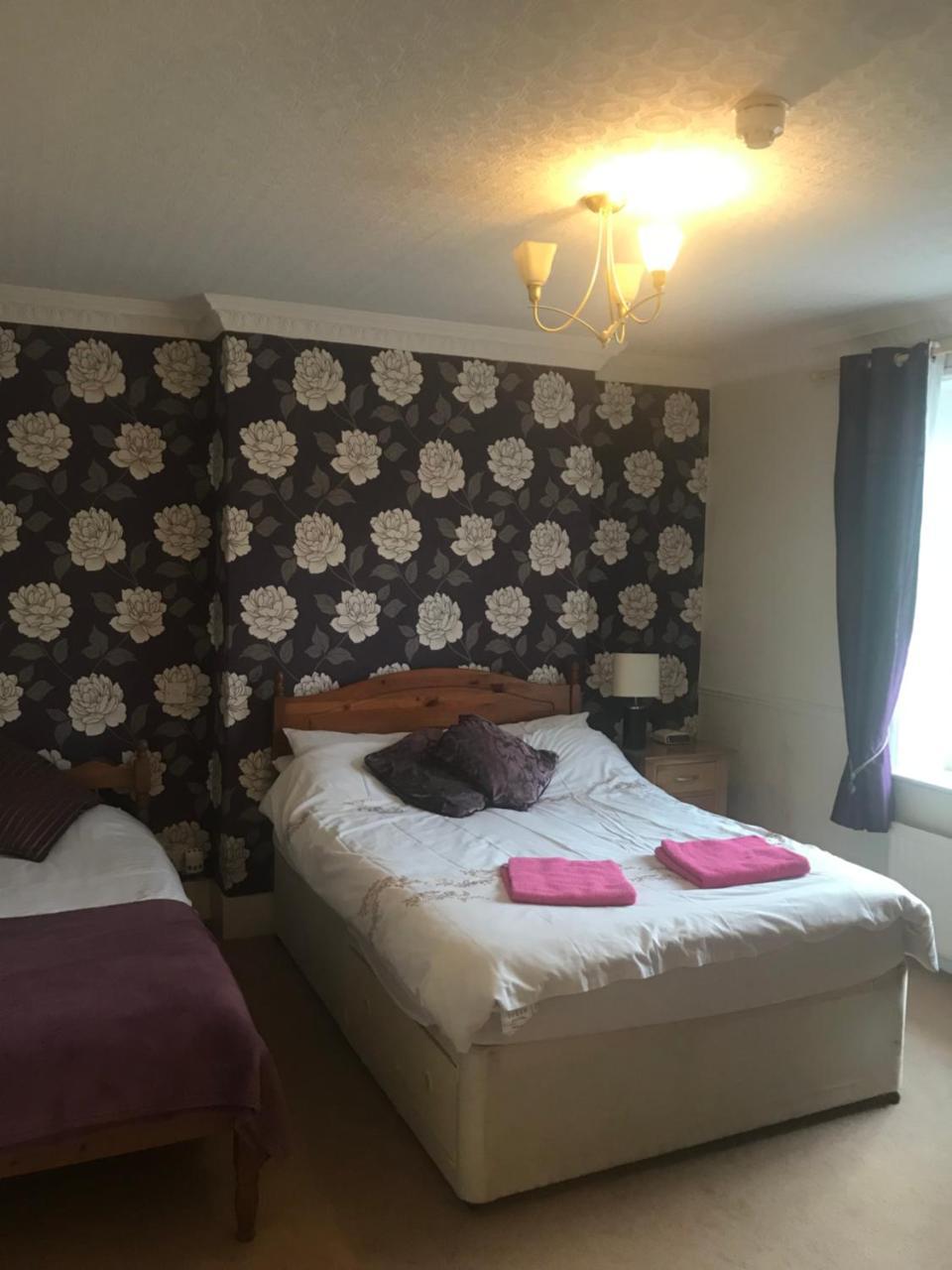 The Penruddocke Arms Bed and Breakfast Dinton  Buitenkant foto