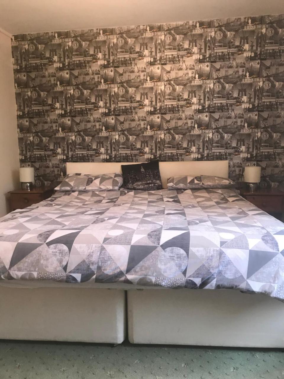 The Penruddocke Arms Bed and Breakfast Dinton  Buitenkant foto