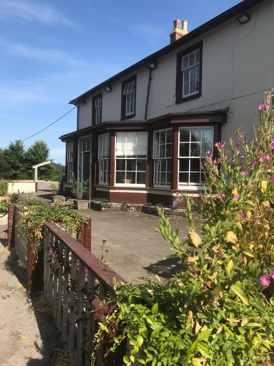 The Penruddocke Arms Bed and Breakfast Dinton  Buitenkant foto