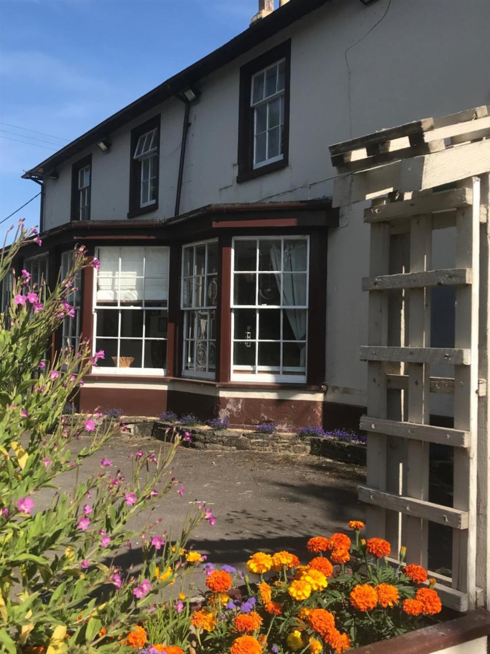 The Penruddocke Arms Bed and Breakfast Dinton  Buitenkant foto